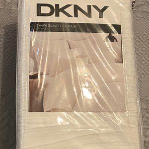 DKNY City Pleat twin white duvet cover
